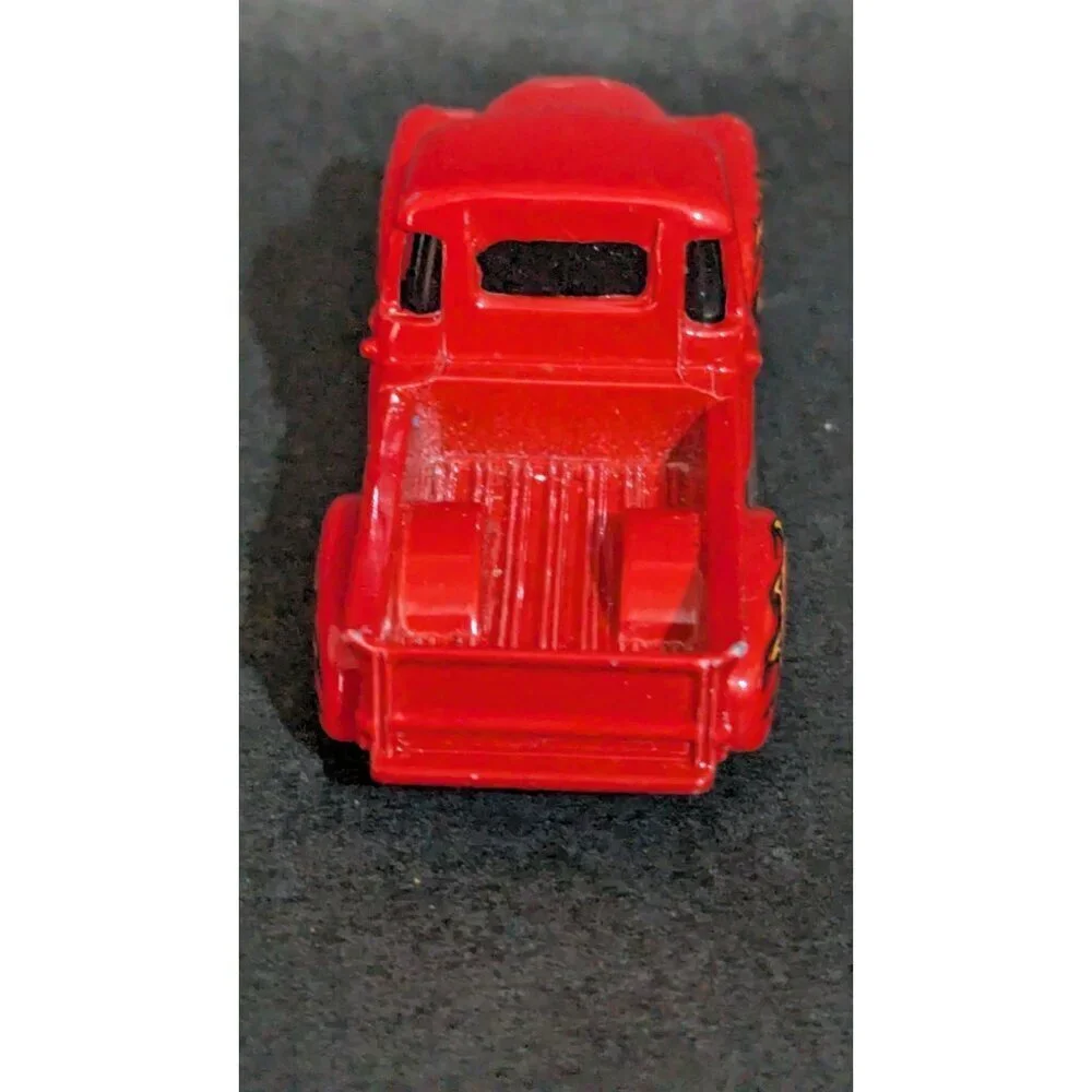 Red Hot Wheels Metal‎ Die-Cast Pickup Truck Toy With Flame Decals 2005 2014 3: